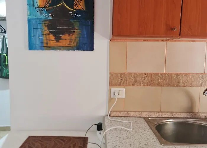 Jonas Adriatic * Durrës